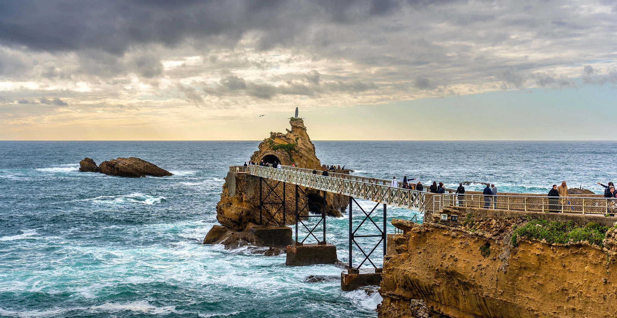 Biarritz-rocher-de-la-Vierge activités a biarritz au pays basque