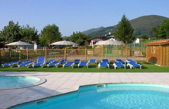 camping-petite-rhune-piscine